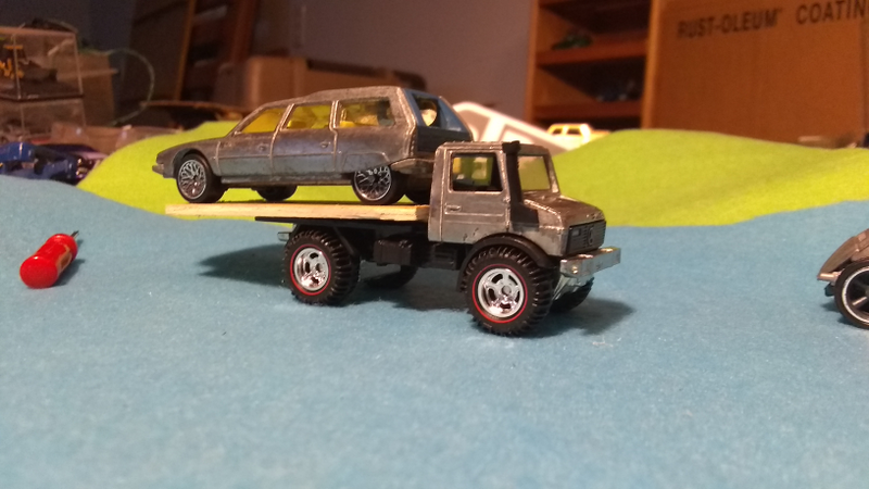 Illustration for article titled Unimog transporter